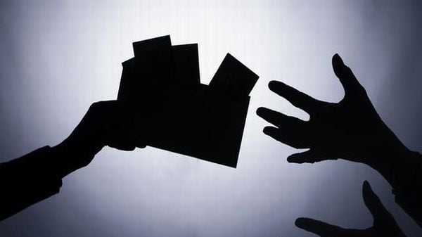 Sempre meno prestiti e sempre più cari, le banche strozzano le imprese