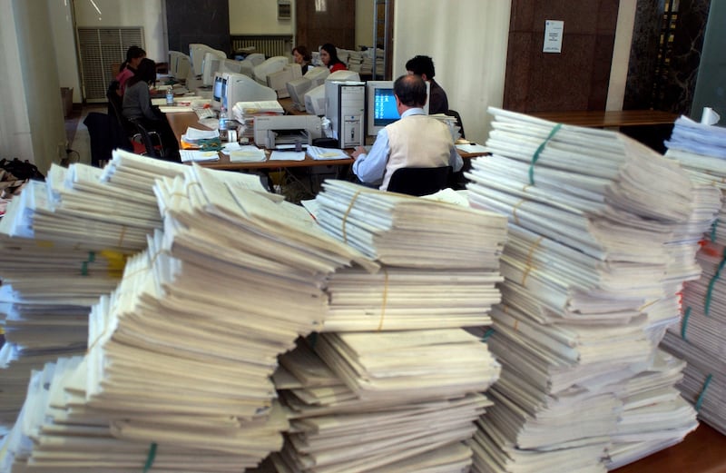 Il problema è la burocrazia, non gli statali