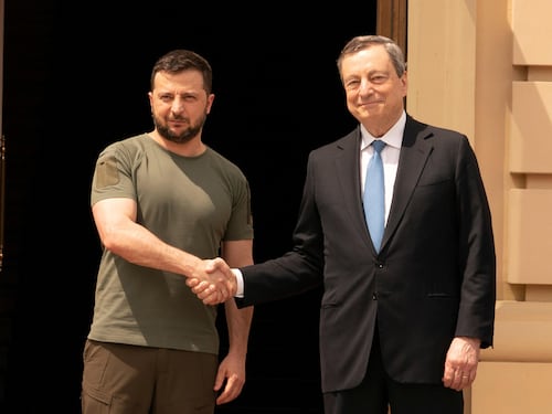 "Non riconosceremo i referendum russi". Draghi conferma l'appoggio a Zelensky