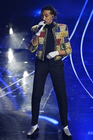 Sanremo 2024: ecco il look della terza serata del Festival di Ghali 5