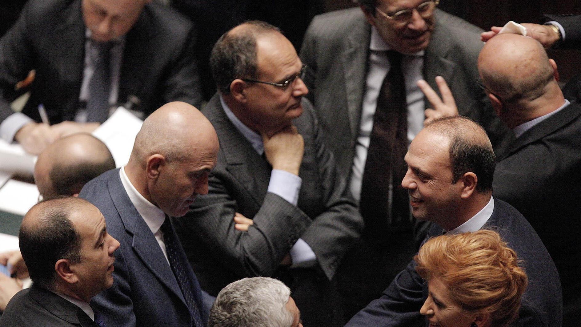 Berlusconi dà il via libera «Le primarie si faranno Non appoggerò nessuno»