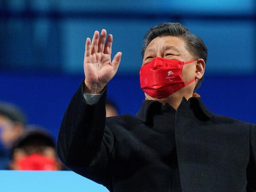 Xi studia le reazioni dell'occidente. In caso di linea morbida affila le armi