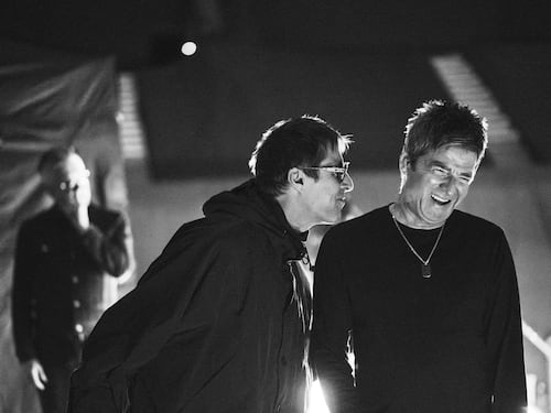 Fratelli per forza: il documentario che spiega gli Oasis