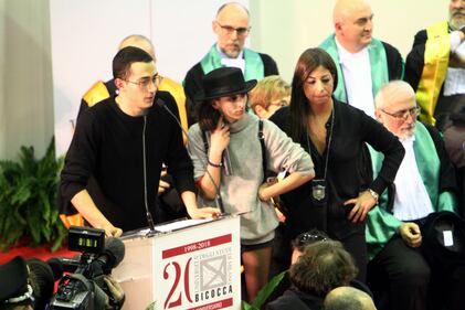 Contestazione al ministro dell'Istruzione Fedeli 5