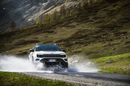 Jeep Avenger 4xe, guarda la gallery 4