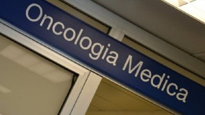 Tumori a Napoli, in aumento le neoplasie al colon, al polmone e alla mammella