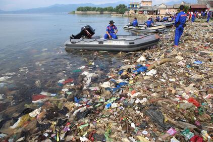 Indonesia: emergenza spazzatura alla Baia di Lampung 7