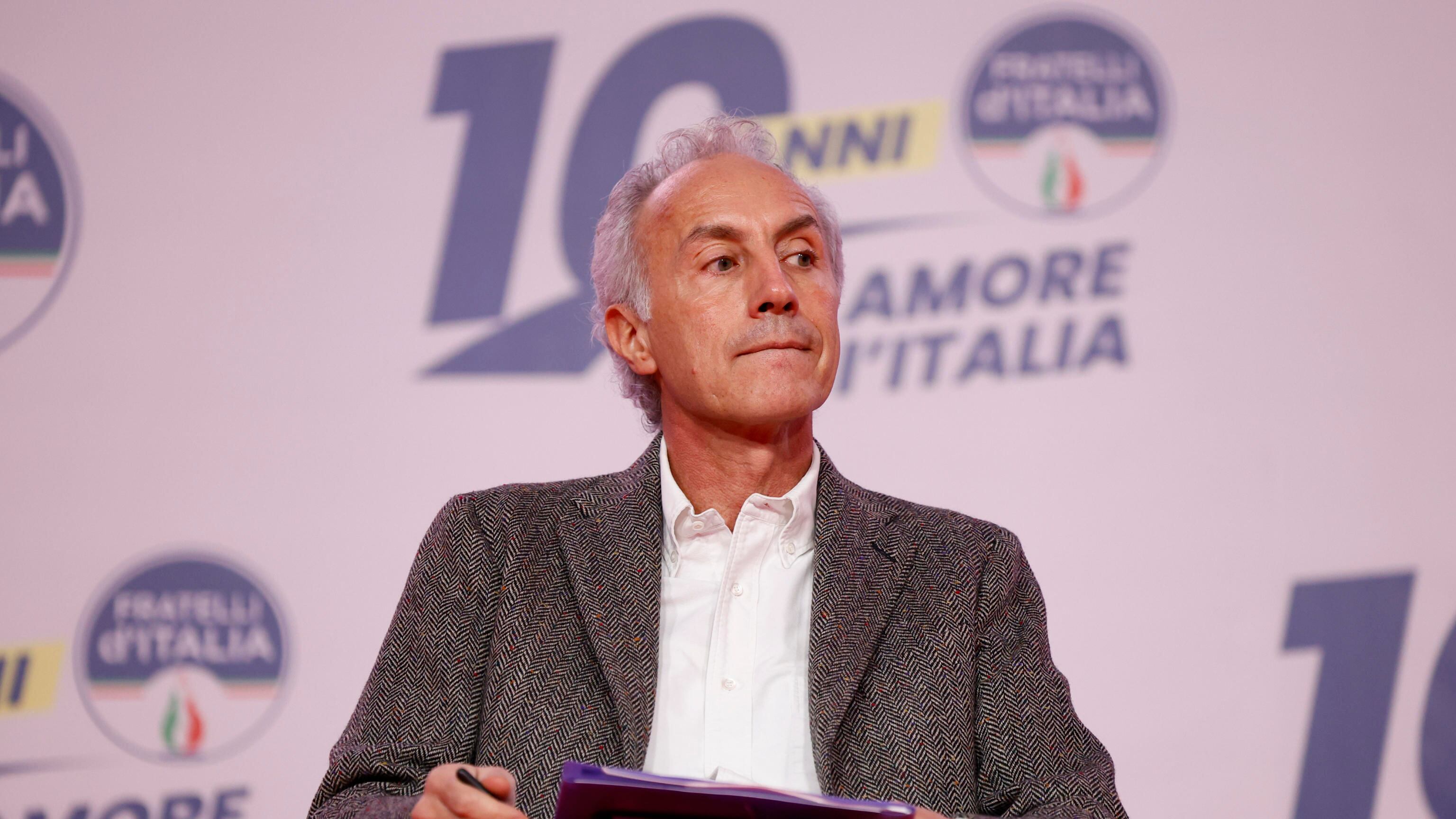 "Sorelle d’Italia". Il solito fango di Travaglio su Giorgia e Arianna Meloni