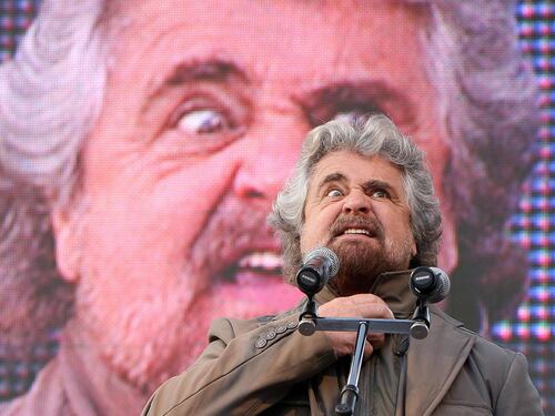 Beppe Grillo contro i suoi: "Chi dice che sono antidemocratico vada fuori dalle palle"