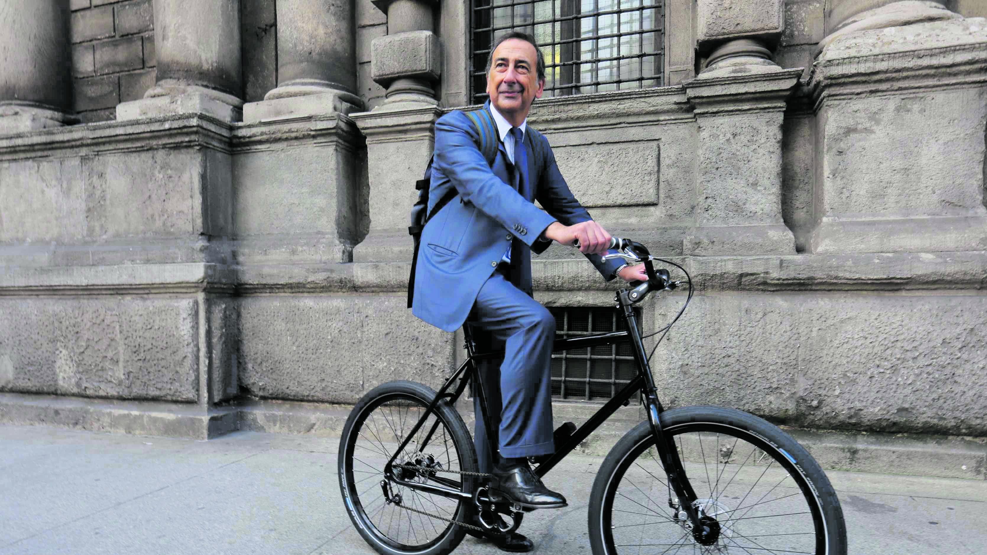 Via alla settimana della bici. Sala: "Il Giro? Spero torni"
