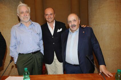 Addio a  Luciano De Crescenzo, a 91 anni si spegne il celebre rappresentante della cultura italiana 7