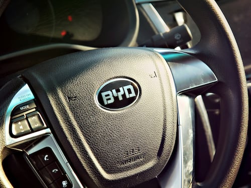 Byd mette fuori la freccia e si lascia Tesla alle spalle