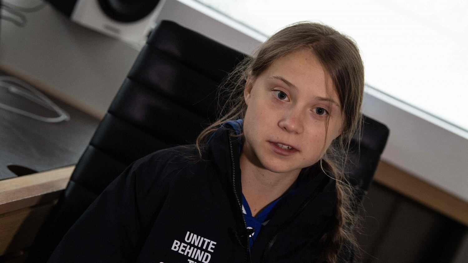 Greta a Madrid come una star. Sul treno a nafta che inquina