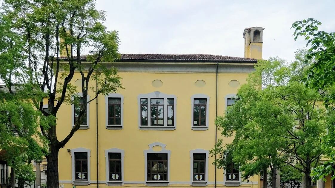 La scuola di via Crocefisso di nuovo invasa dai topi: scatta la protesta delle famiglie