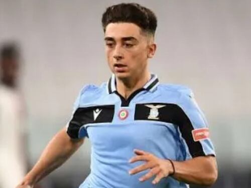 Paura per l'attaccante laziale Raul Moro: picchiato e rapinato da finti agenti