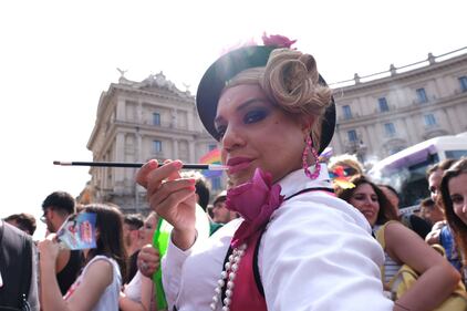 Il Gay Pride sfila per le strade di Roma 8