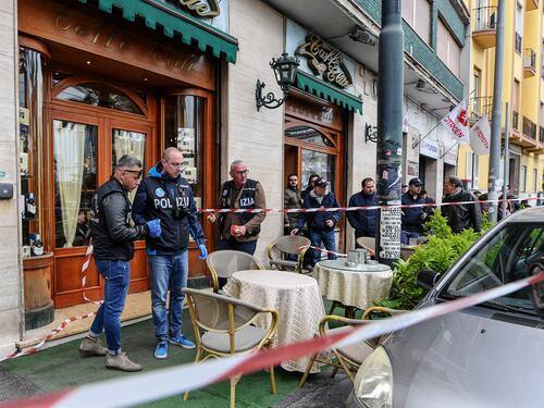 Napoli è con Noemi: la camorra fa schifo