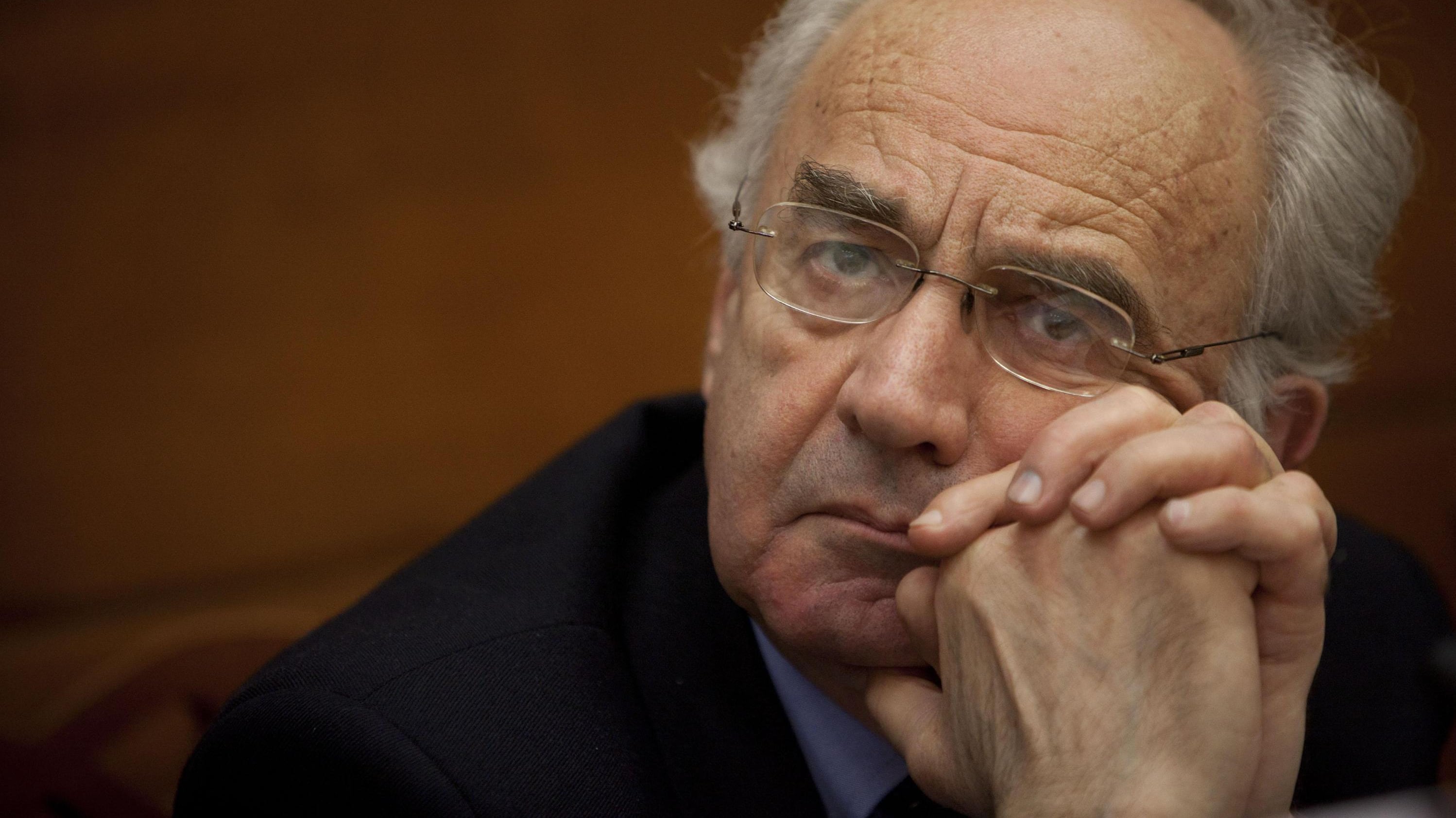 L'ex capo dello Ior rompe il silenzio: «Il Vaticano mi ha tradito»