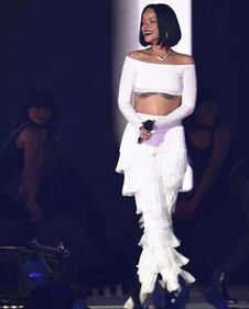 Rihanna nuda per un video, foto 7