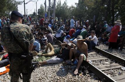 Macedonia, l'esercito blocca gli immigrati al confine 2