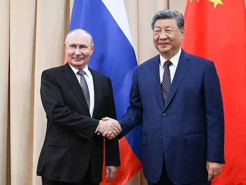 Putin vede Xi al vertice di Bishkek: qual è il “gioco” dei due leader uniti dalla “partnership senza limiti”