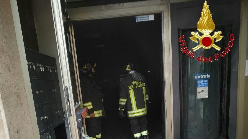 Vibo Valentia, gli negano il conto corrente e lancia una molotov