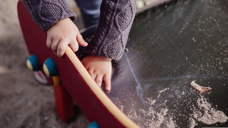 Bologna, polemiche sui libri gender negli asili nido. La Lega: “Giù le mani dai bambini”