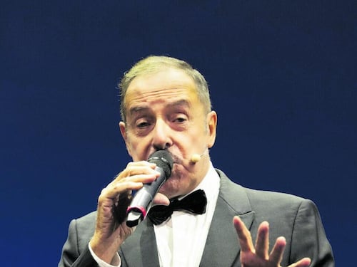 Massimo Lopez, uno show con papi e politici al ritmo di swing