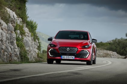 Renault Clio E-Tech: guarda tutte le foto 17