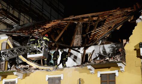 Crolla una palazzina a Torino, le immagini dell'incidente 1