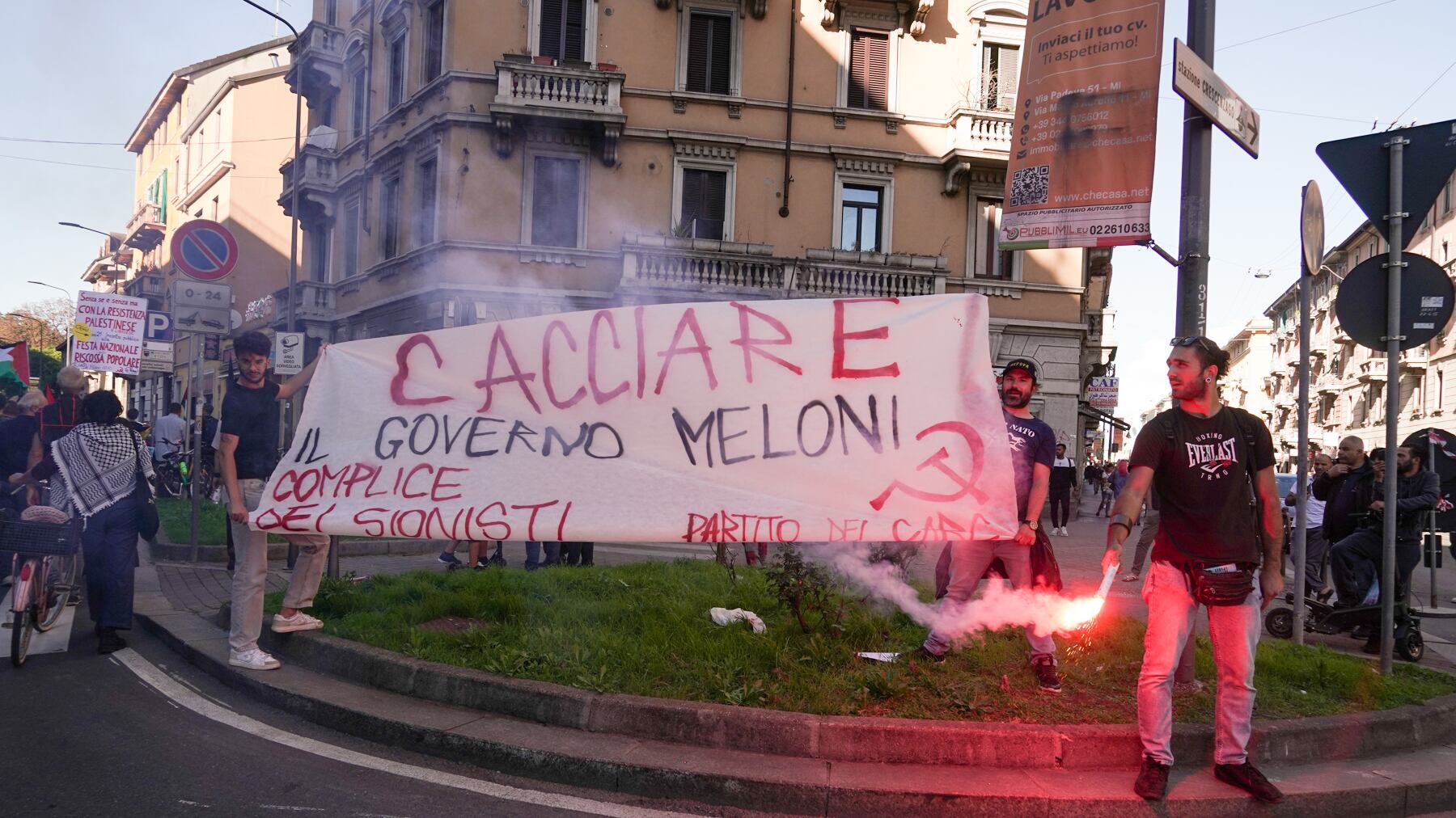 Liste di proscrizione e striscioni eversivi: i pro-Palestina tornano in piazza
