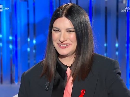 La confessione di Laura Pausini a Domenica In: "Ho un problema al cuore da quando ero piccola"