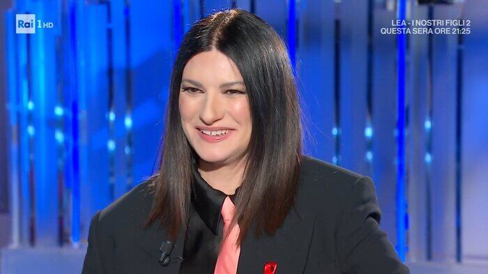 La confessione di Laura Pausini a Domenica In: "Ho un problema al cuore da quando ero piccola"