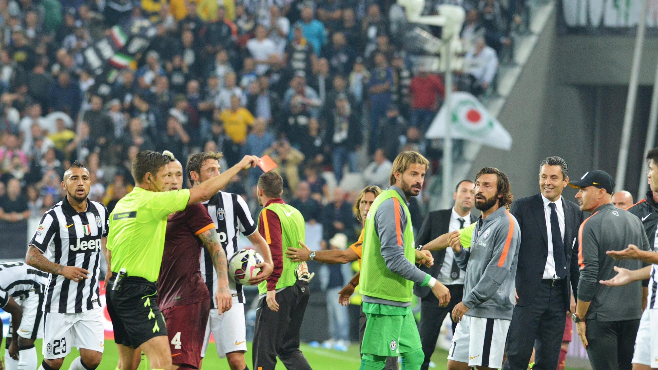 Sto con l'arbitro vittima (incapace) di 22 truffatori