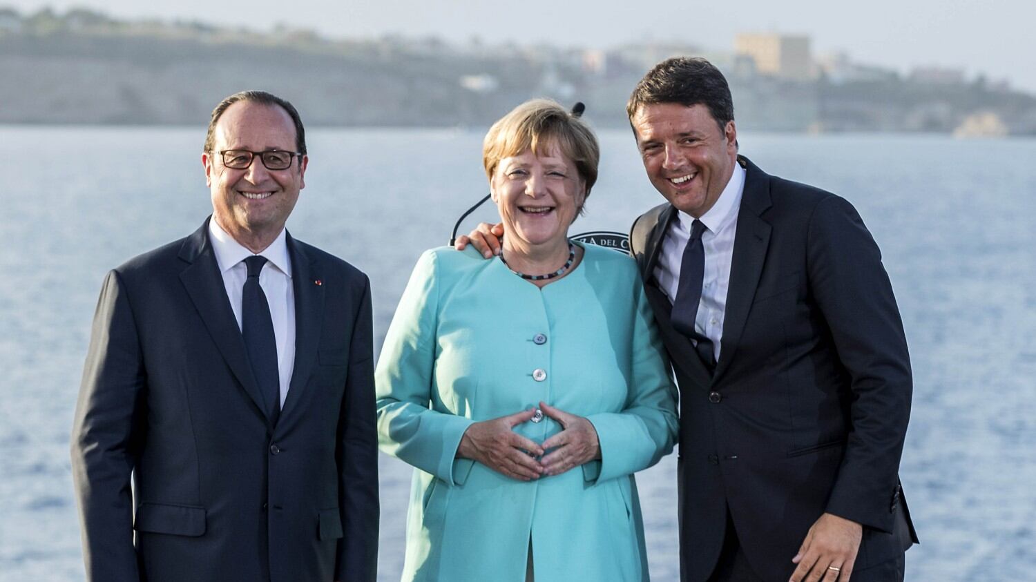 Renzi prende gli ordini anche sul referendum