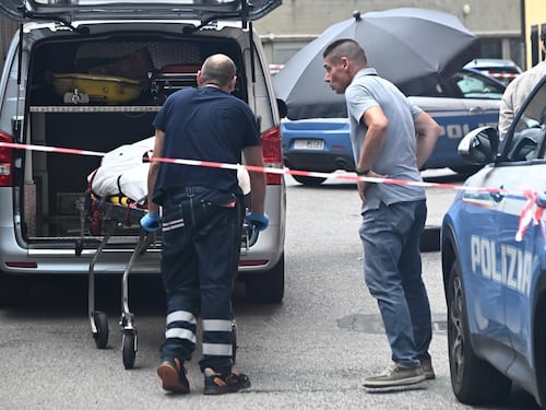Bologna, ora i sindacati di polizia chiedono rispetto: “Lepore si assuma la responsabilità della piazza”