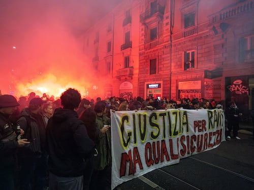 I centri sociali in piazza: "Corvetto, omicidio di Stato"