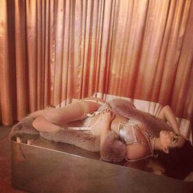 Kim Kardashian, tra passerelle e selfie hot 43