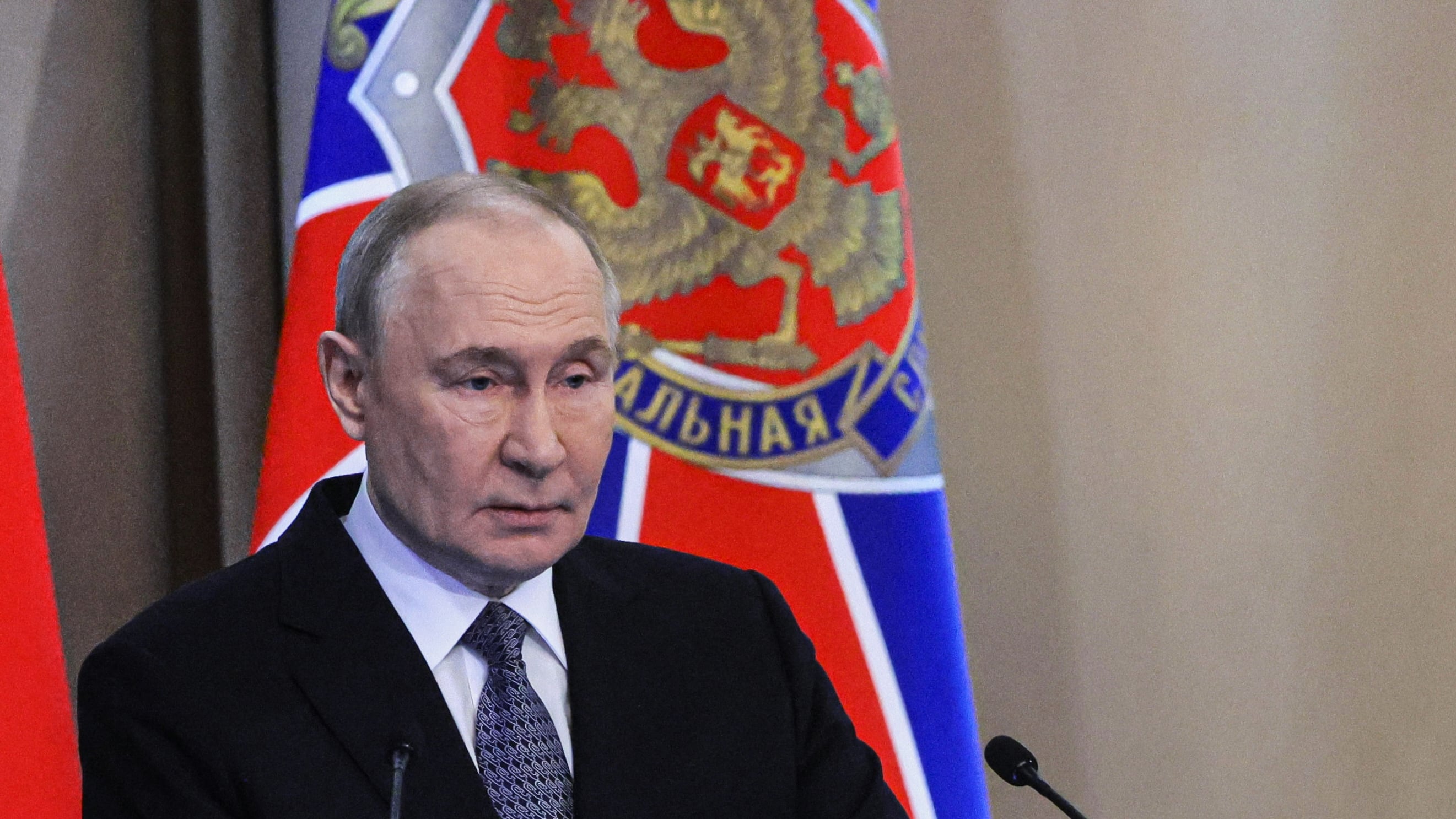 "Controlli anche sui cuochi". Putin teme il colpo di Stato dell'ex ministro Shoigu