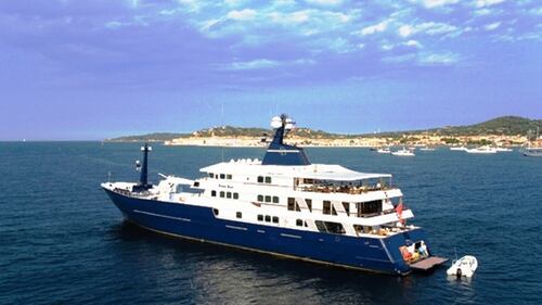 Lo yacht Force Blue
