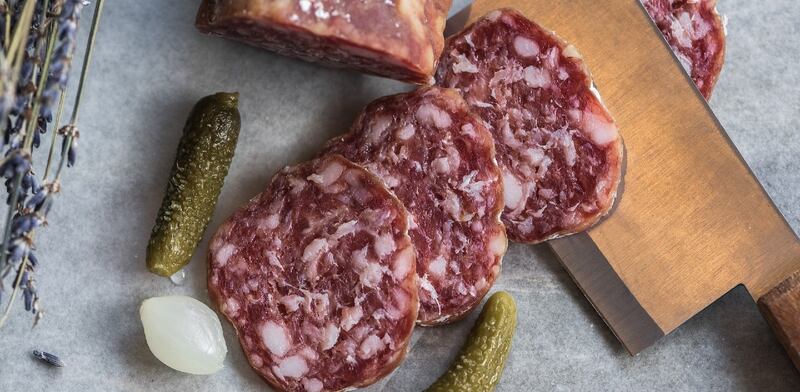 Salame Felino IGP, allarme salmonella, tre marchi richiamati: quali evitare per non correre rischi