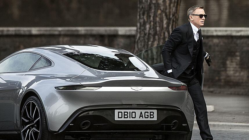Aston Martin si quota e traina Ferrari