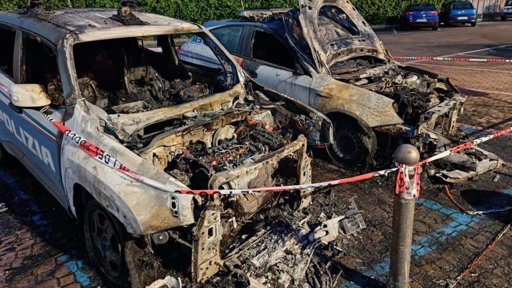 "Per Cospito e per i brigatisti". Cosa hanno rivendicato gli anarchici