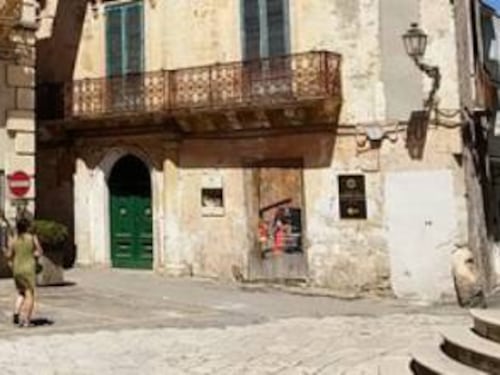 Manduria, donna muore in casa: disposta l’autopsia