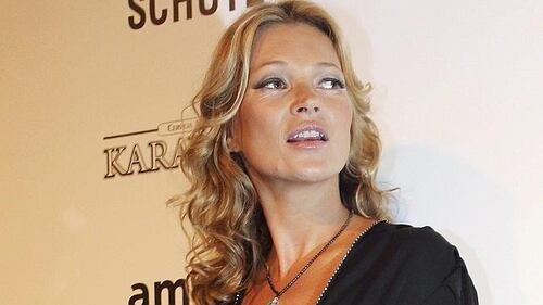 Kate Moss, reggiseno trasparente a Venezia 21