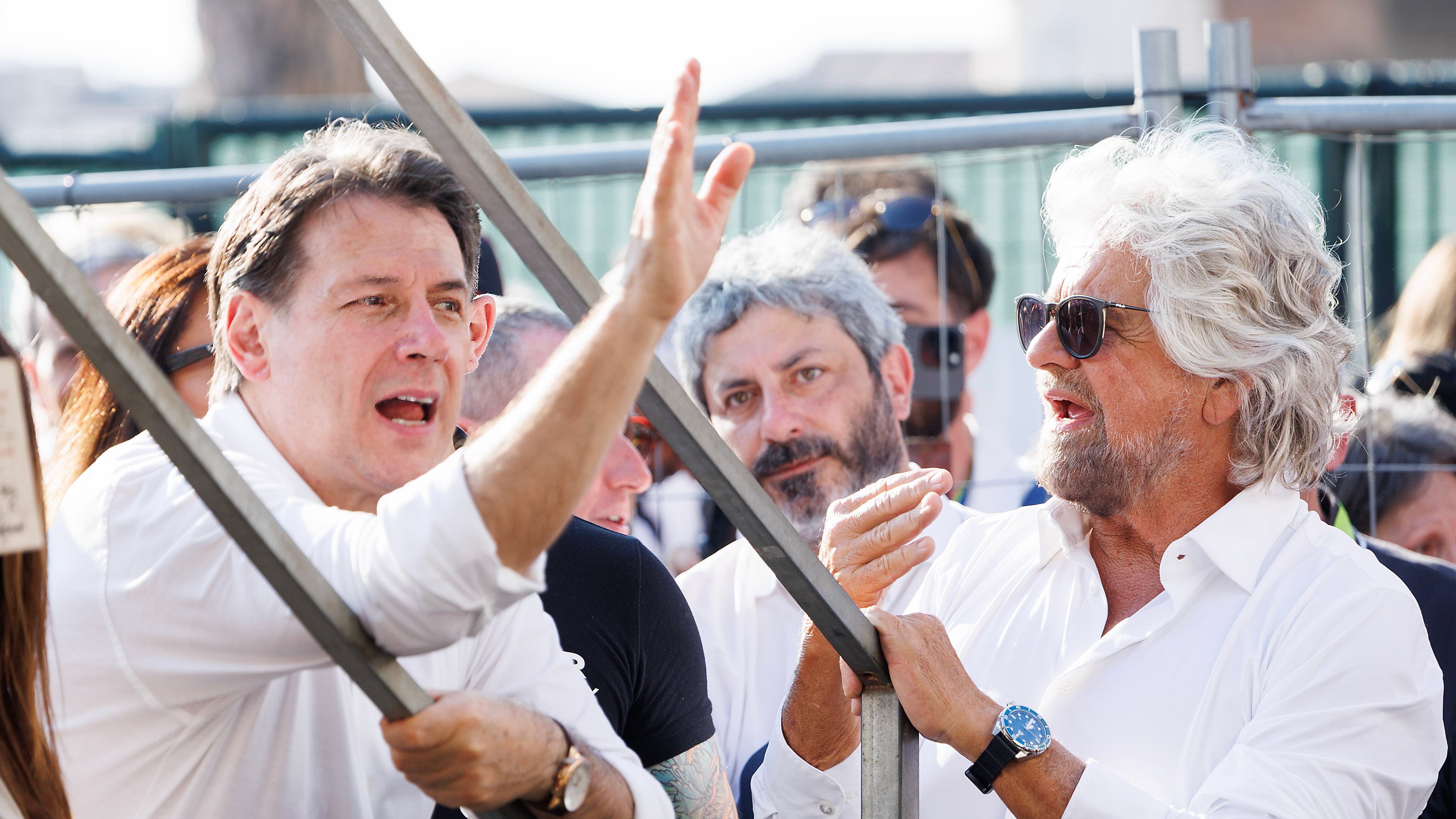 "Non glielo consiglierei...". Conte risponde a Grillo. Ancora guerra sul M5S