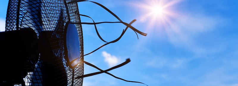 Dal boom dei climatizzatori a bikini e piscine: l’ondata di calore fa volare il business del fresco