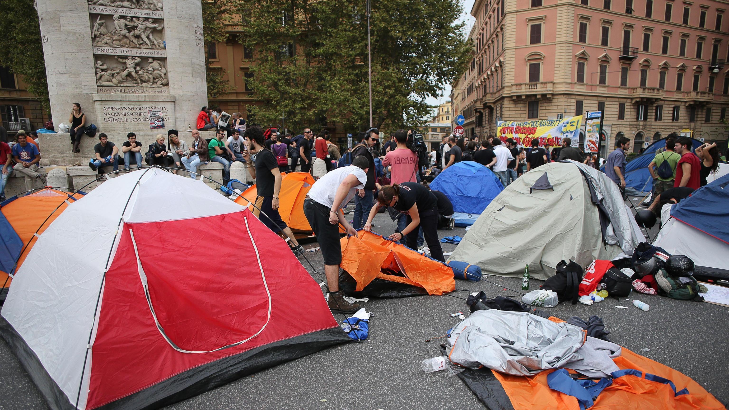 Okkupano le strade di Roma Marino però non li denuncia