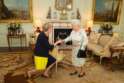 Theresa May a Downing Street 3