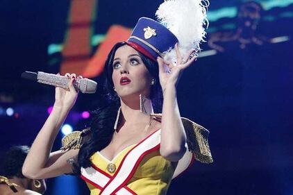Katy Perry, sexy e ricca: 135 milioni di dollari nel 2015 4